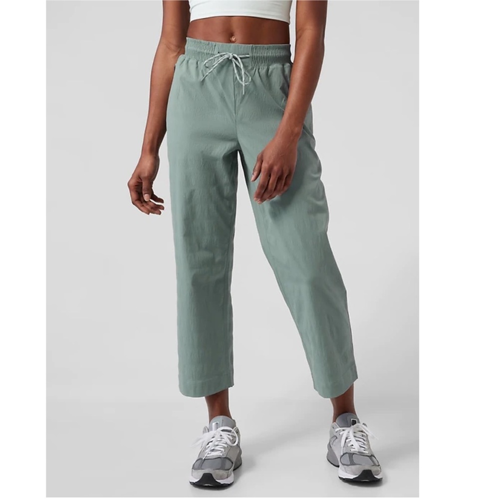 Athleta Sage Green Ankle Cropped Pants